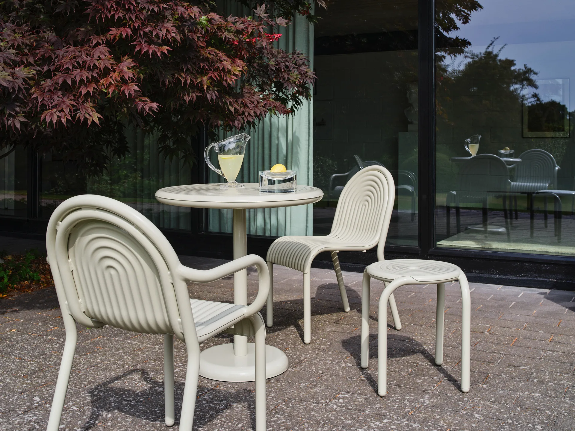 Groove cafébord rundt - Putty, Ø70 cm Tom Dixon