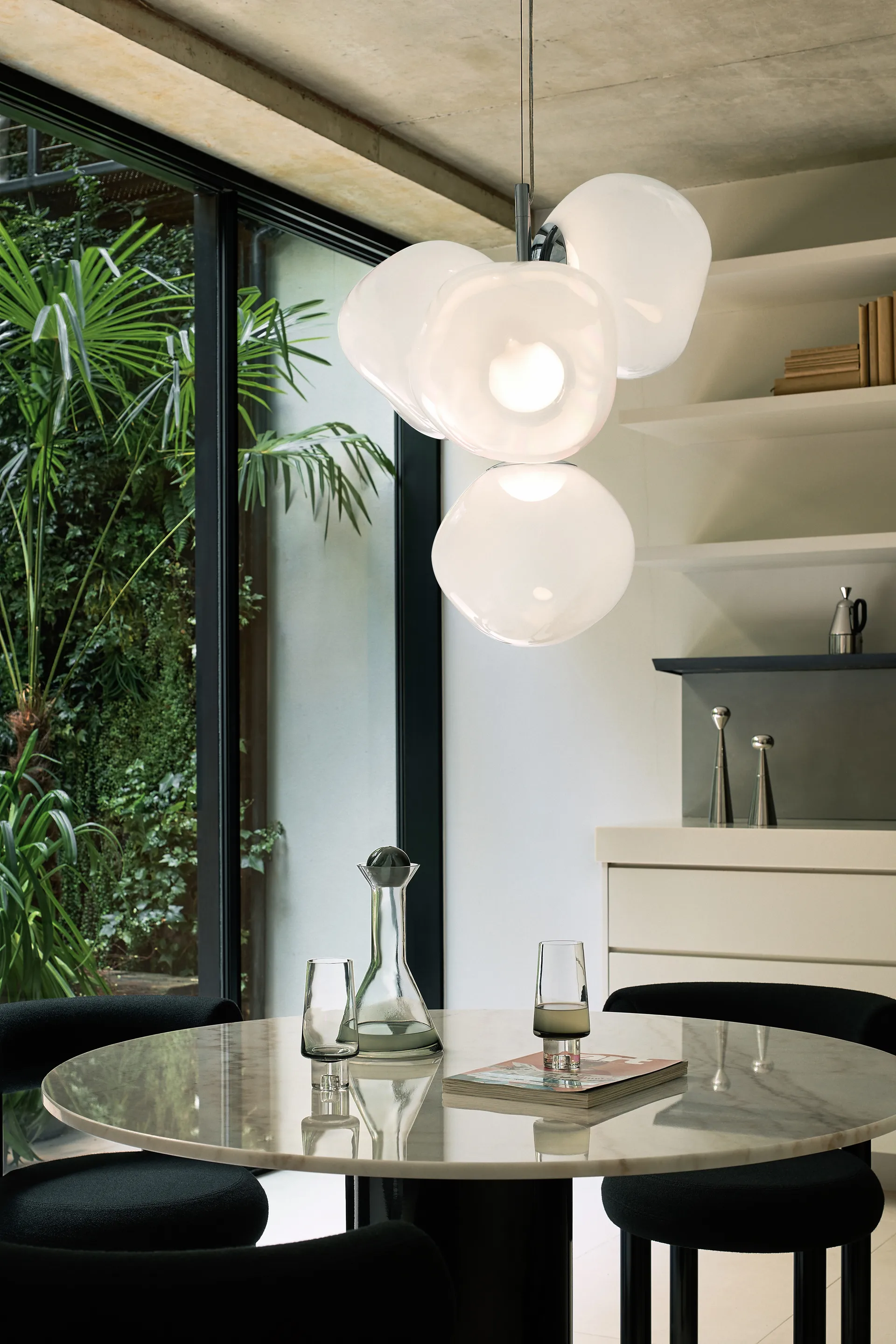 Melt Chandelier small lysekrone LED 103 cm, Opal-gold Tom Dixon