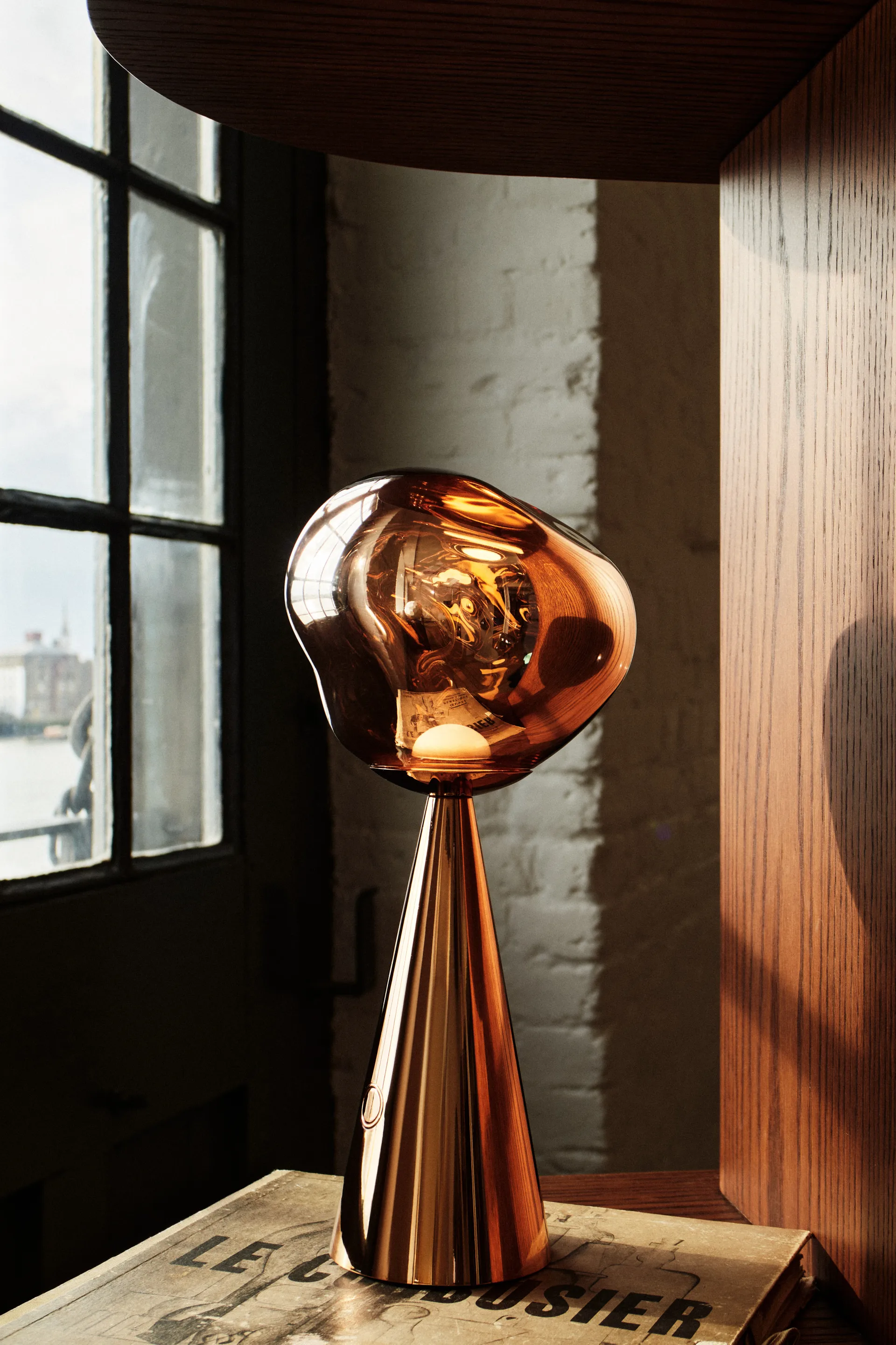 Melt Portable LED-bordlampe 28,5 cm, Bronze Tom Dixon