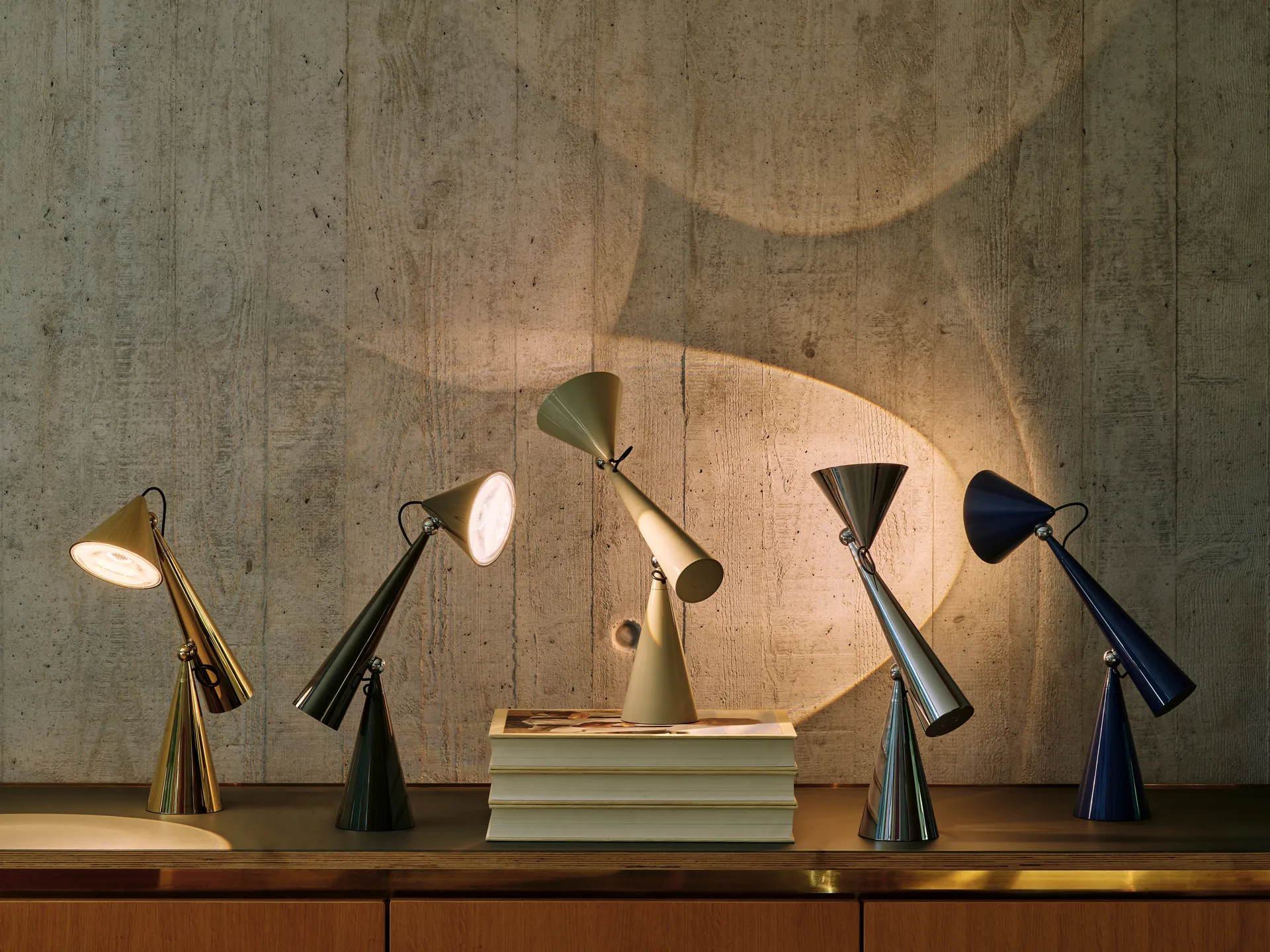 Pose Task LED bordlampe, Indigo Tom Dixon