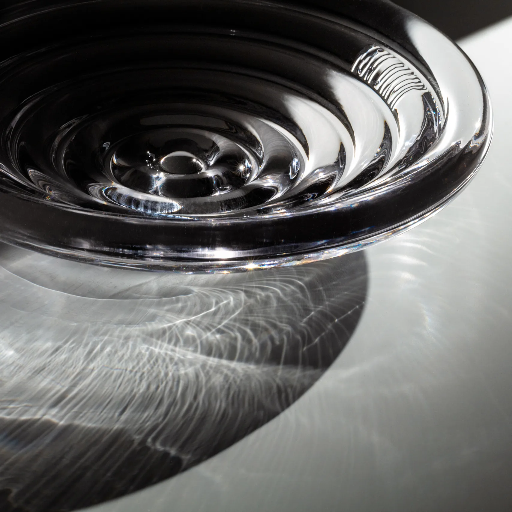 Press skål mellem, Klar Tom Dixon