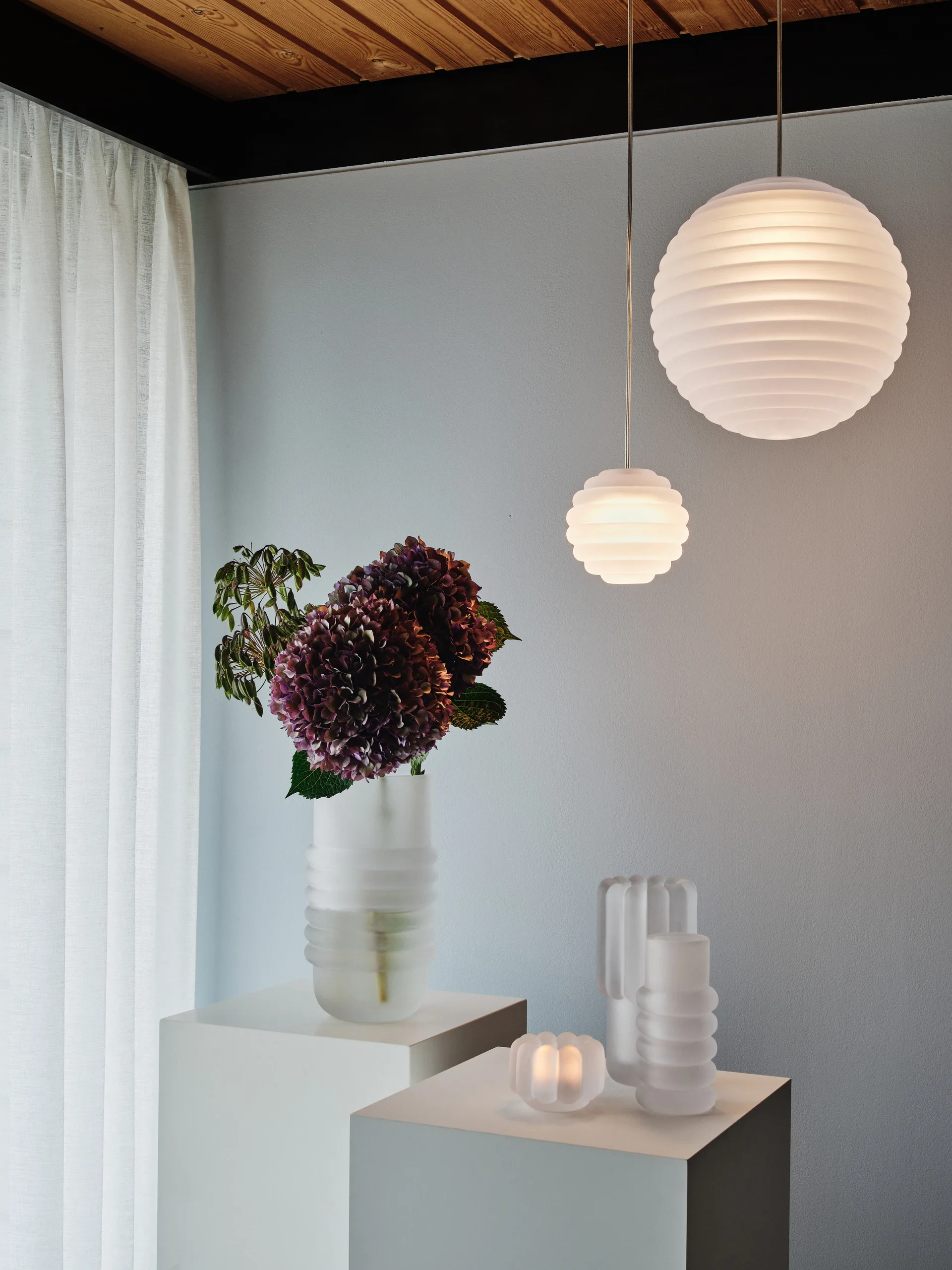 Press Sphere pendel LED Ø30 cm, Frosted Tom Dixon