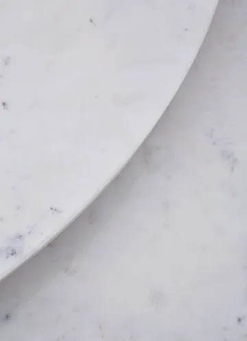 Screw sidobord Ø60 cm - White marble-cast iron - Tom Dixon