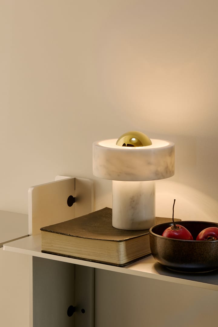 Stone Portable LED-bordlampe 28 cm, Marble-gold Tom Dixon