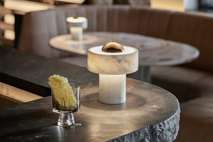 Stone Portable LED-bordlampe 28 cm, Marble-gold Tom Dixon