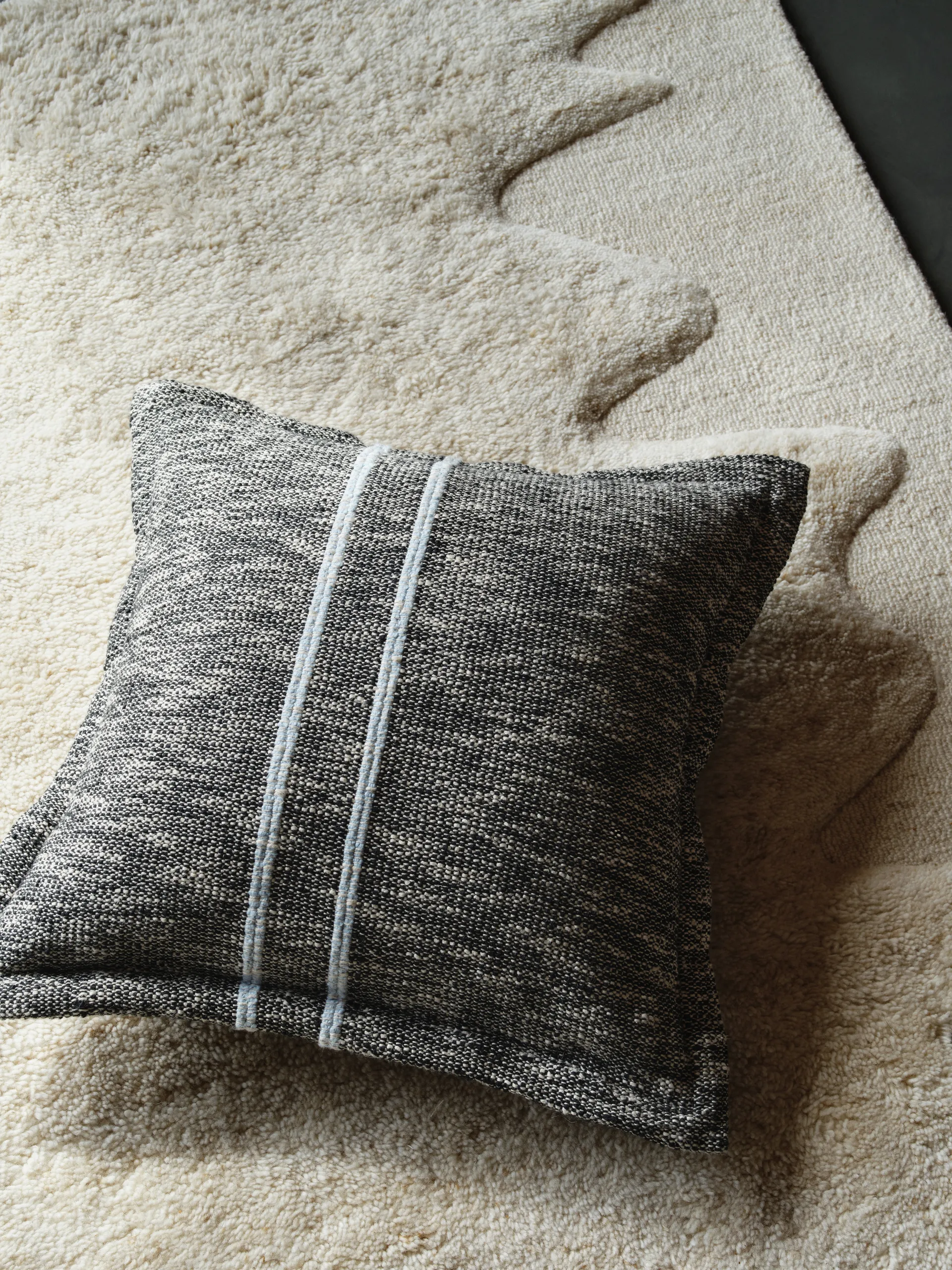 Track pyntepude, Black, 56x56 cm Tom Dixon