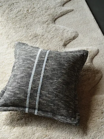 Track pyntepude - Black, 56x56 cm - Tom Dixon