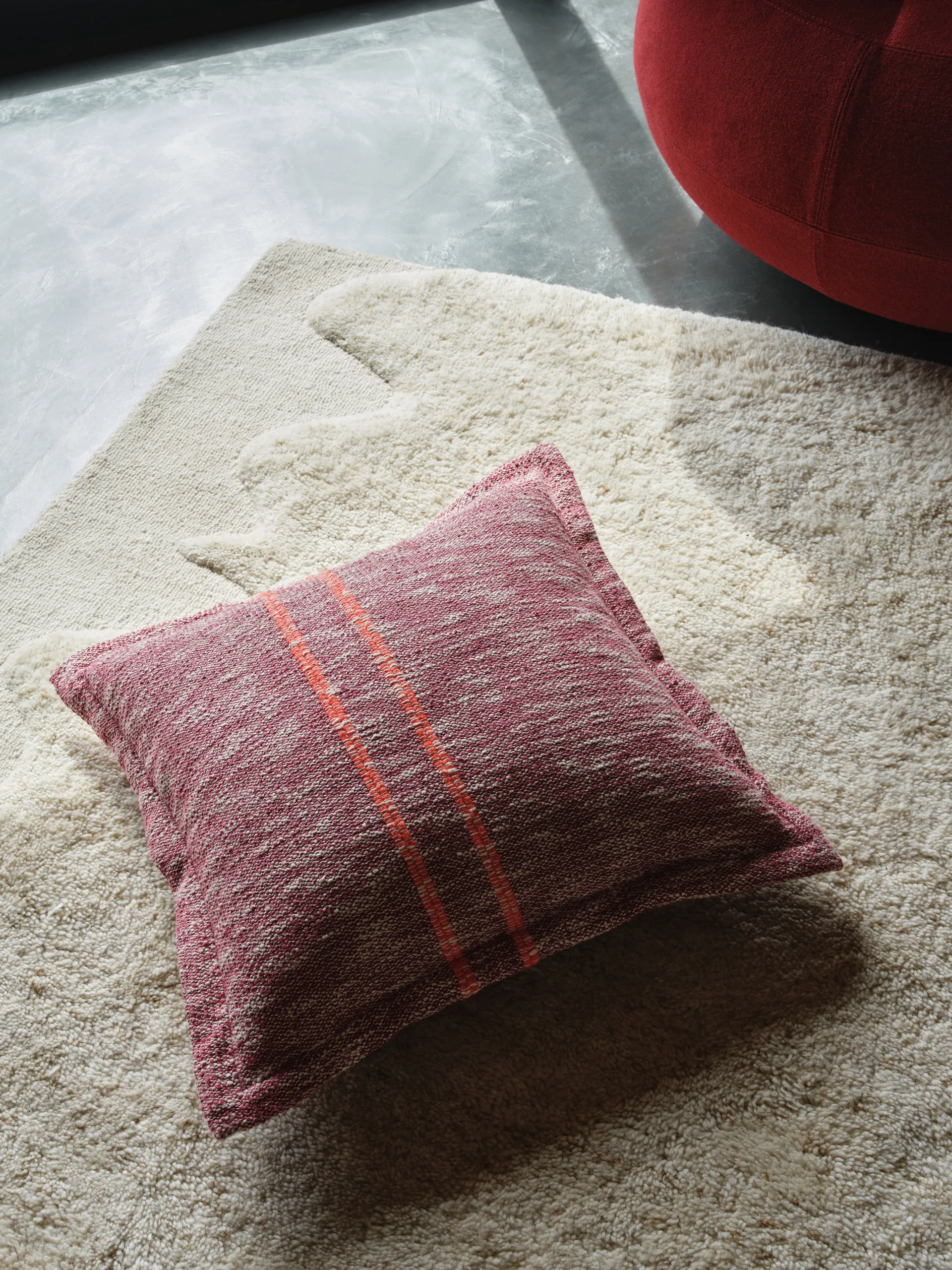 Track pyntepude, Burgundy, 56x56 cm Tom Dixon