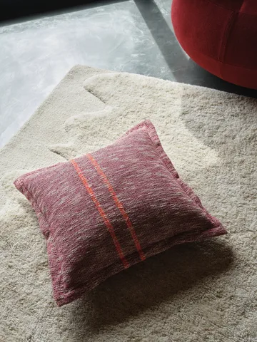 Track pyntepude - Burgundy, 56x56 cm - Tom Dixon