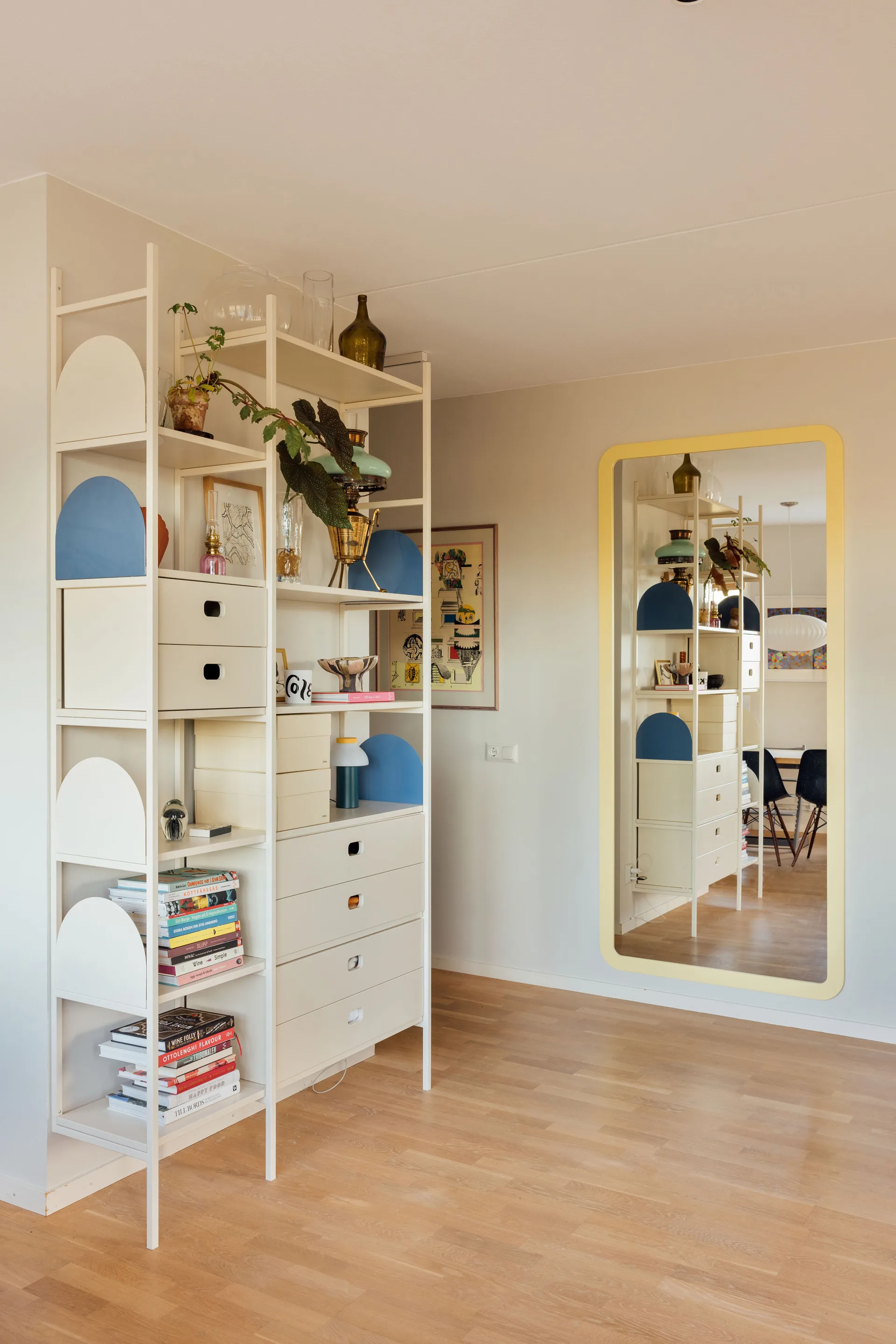 Portal bogreol 123 cm - Off-white TÔNN furniture