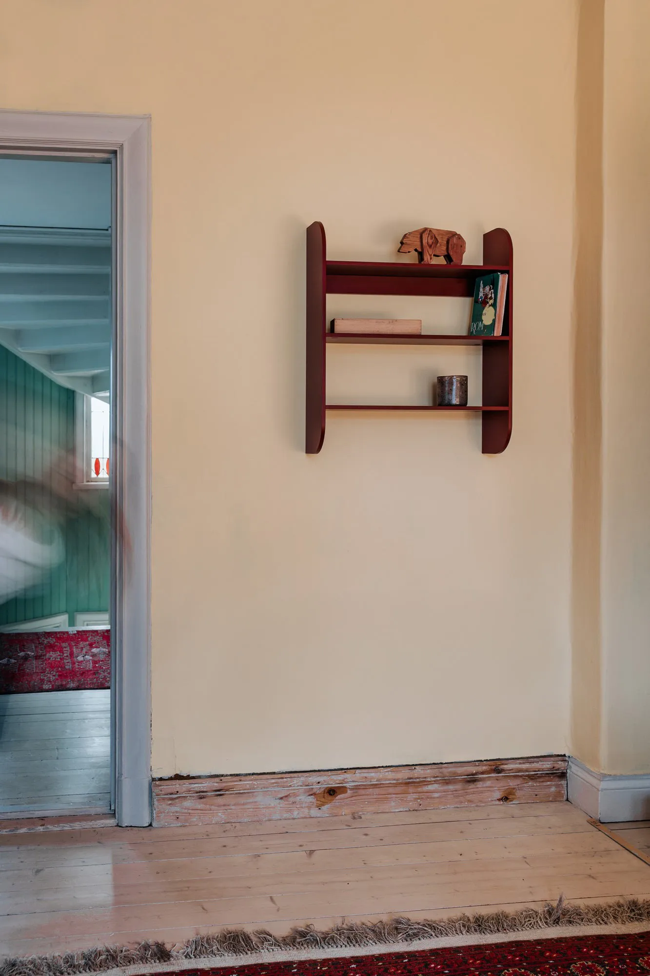 Strapats væghylde 62x73,6 cm, Burgundy TÔNN furniture