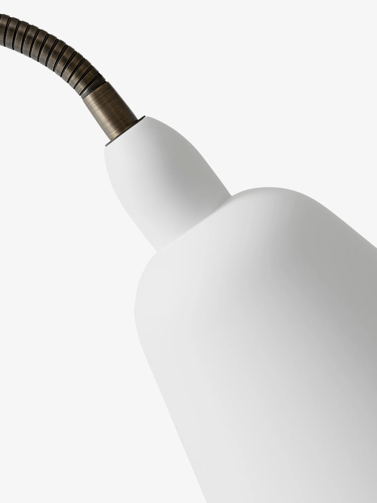 Bellevue AJ7 gulvlampe Anniversary Edition, White/Bronzed brass &Tradition