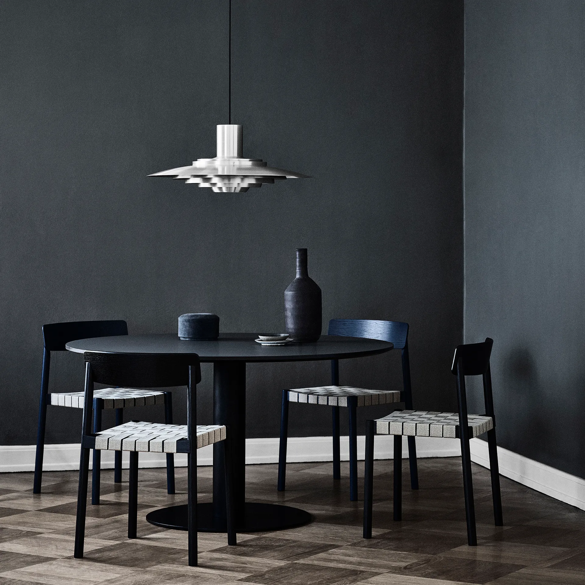 Betty stol TK1, Sort &Tradition