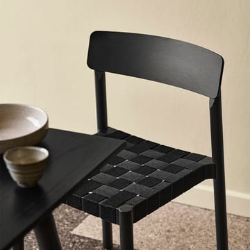 Betty TK1 stol - black, sort flettet lærredssæde - &Tradition