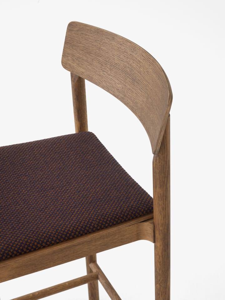 Betty TK14 Counter Chair barstol 65 cm, Sisu 0785-røget eg &Tradition