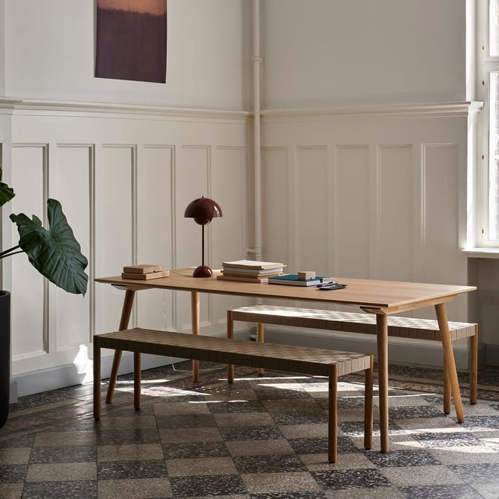 Betty TK5 bænk, black, sort flettet lærredssæde &Tradition
