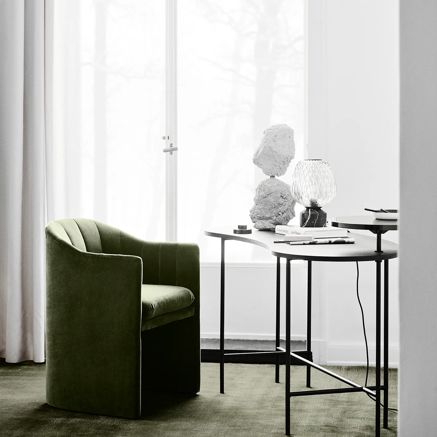 Blown bordlampe SW6, Sort marmor &Tradition