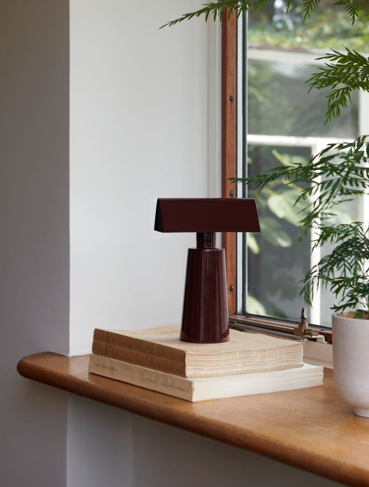 Caret MF1 bærbar bordlampe, Dark burgundy &Tradition