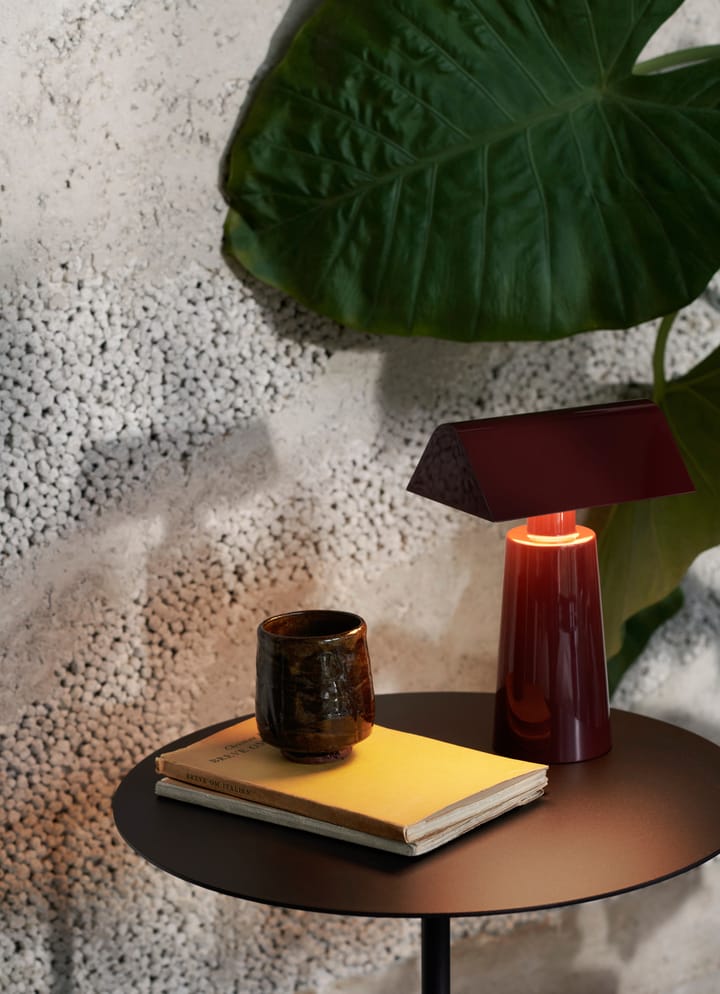 Caret MF1 bærbar bordlampe, Dark burgundy &Tradition