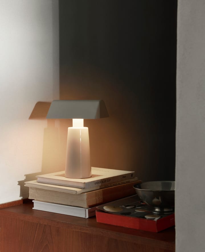 Caret MF1 bærbar bordlampe, Silk grey &Tradition