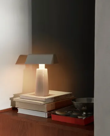 Caret MF1 portable bordlampe - Silk grey - &Tradition