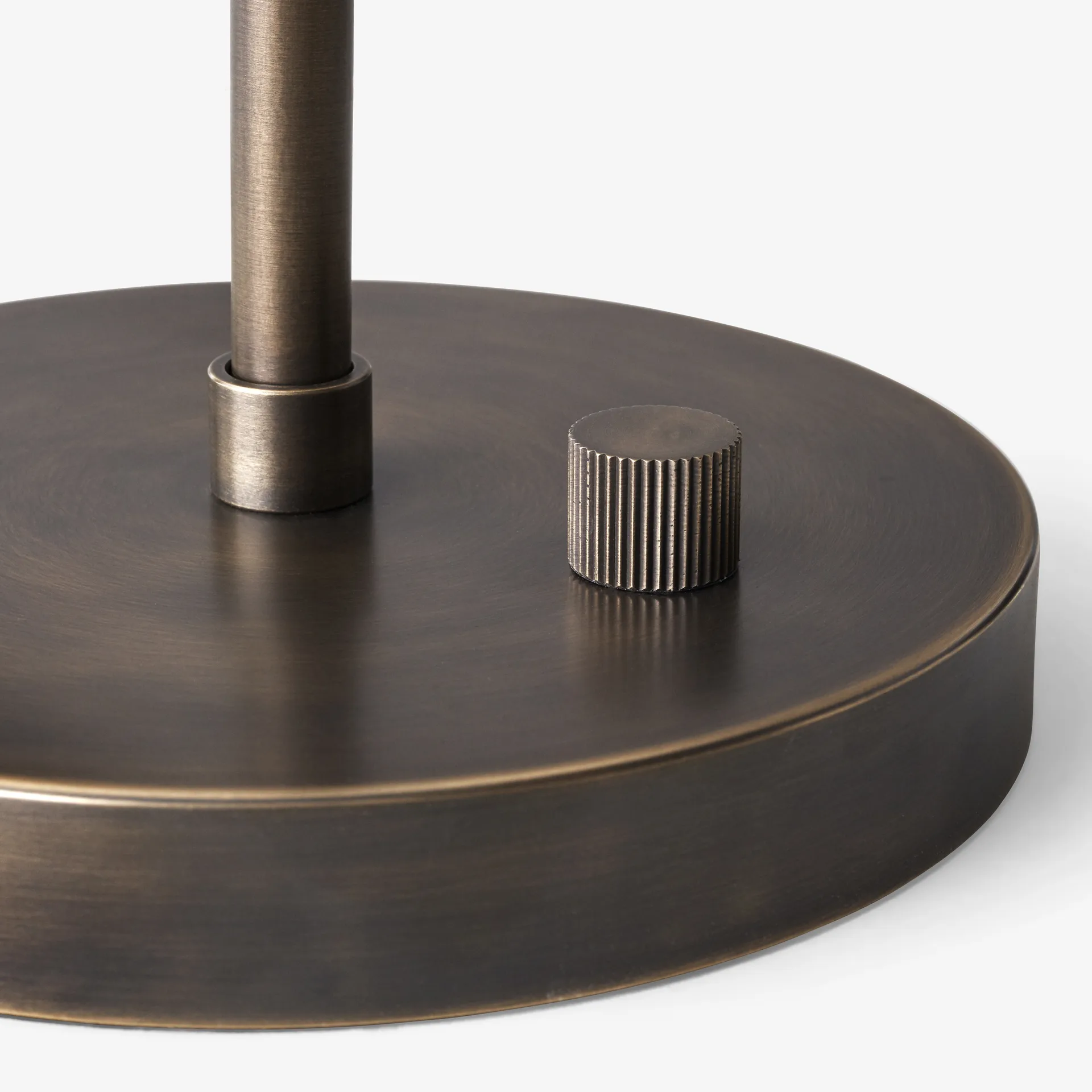 Copenhagen bordlampe SC13, opalglas-messing &Tradition