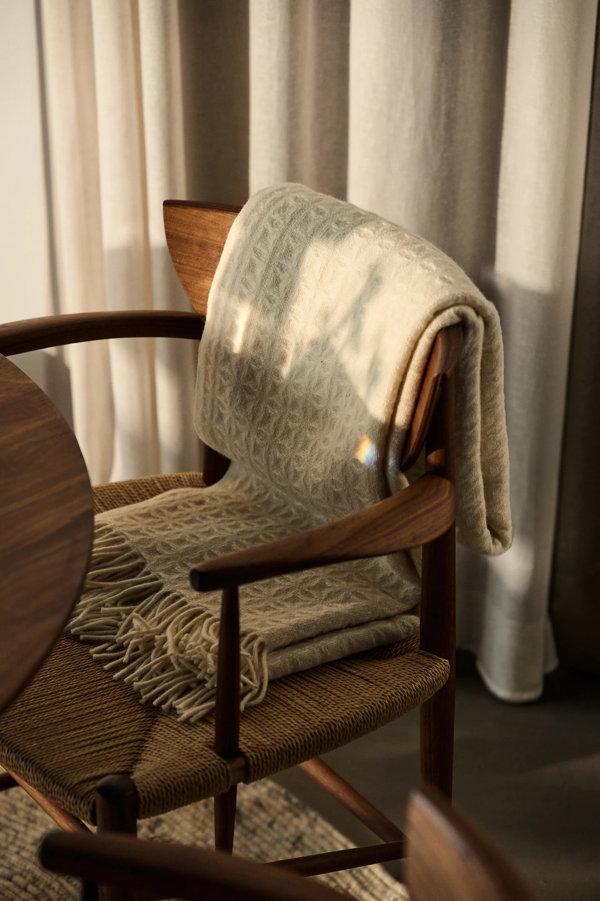 Drawn stol HM3, Valnød &Tradition