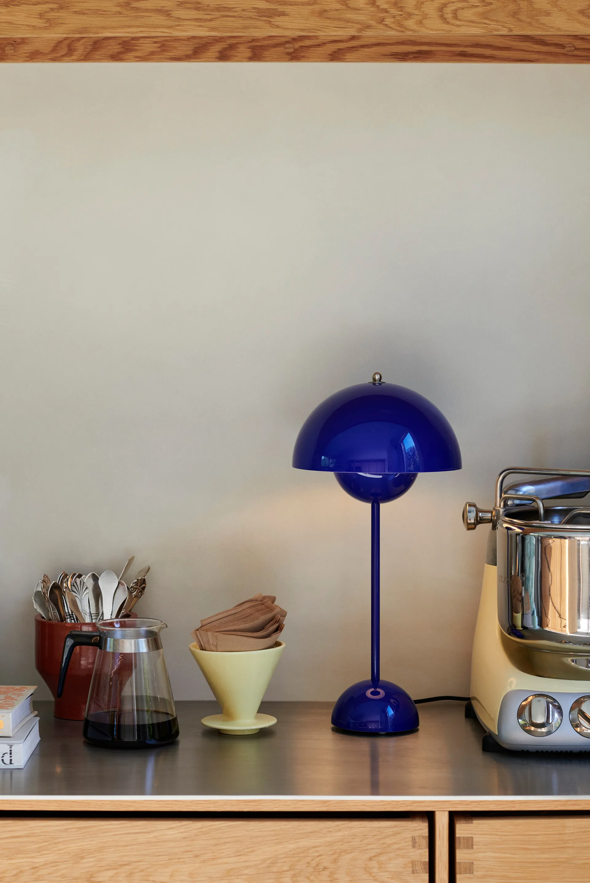 FlowerPot bordlampe VP3, Cobalt blue &Tradition