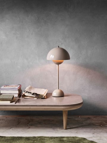 FlowerPot bordlampe VP3 - grå-beige - &Tradition