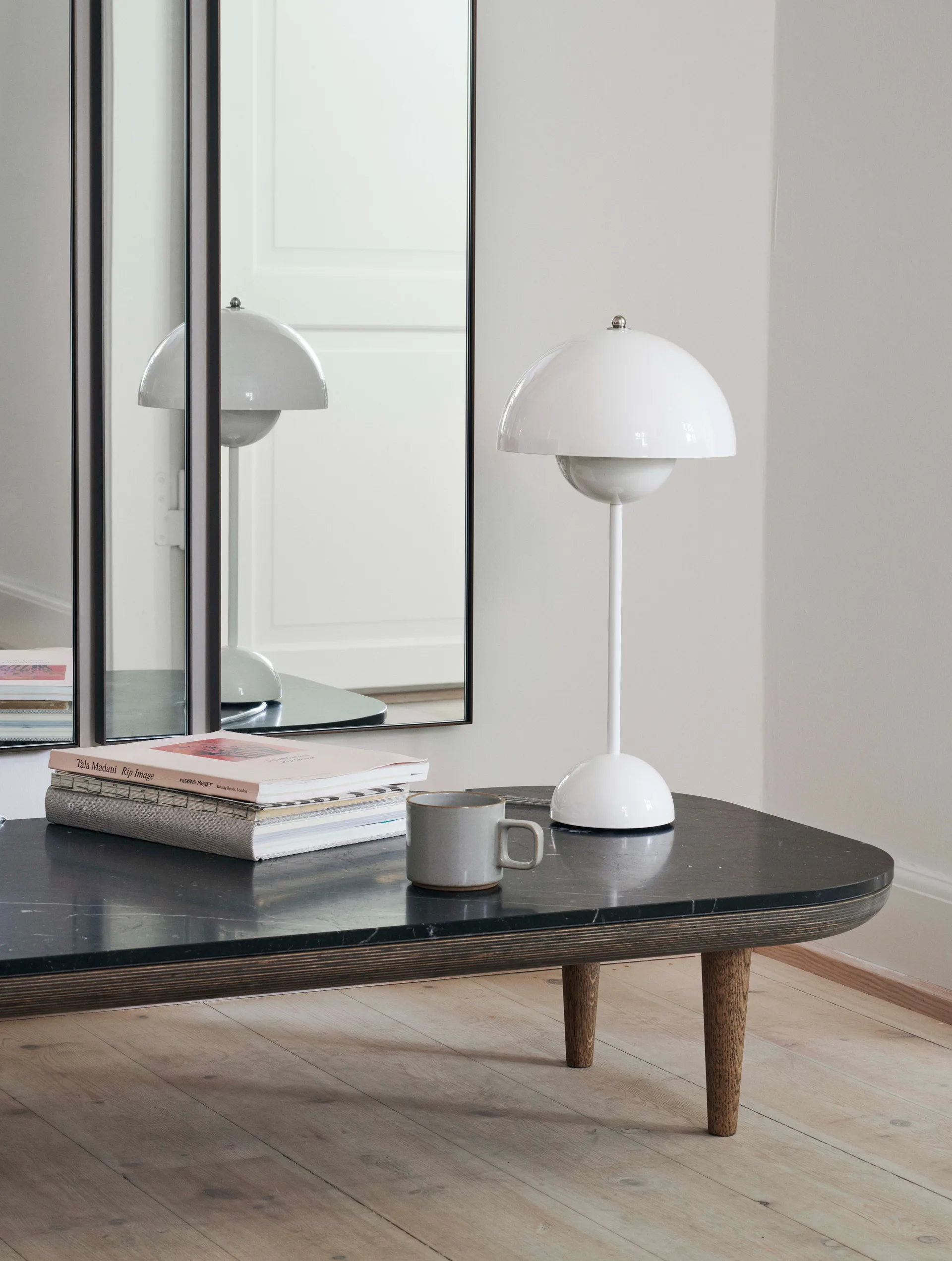 FlowerPot bordlampe VP3, hvid (off-white) &Tradition