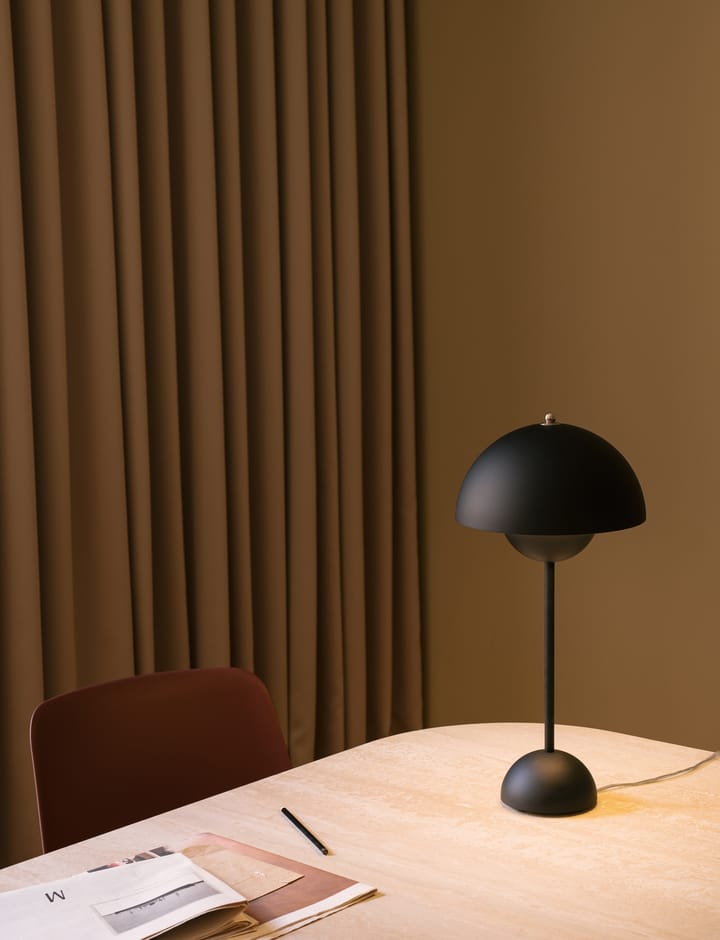FlowerPot bordlampe VP3, mat sort &Tradition