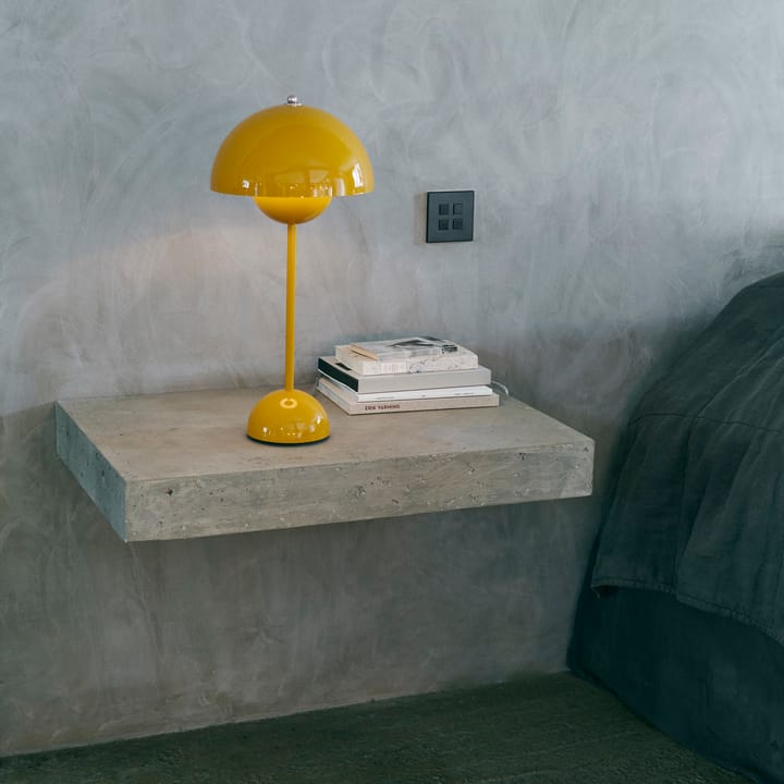 FlowerPot bordlampe VP3, sennep &Tradition