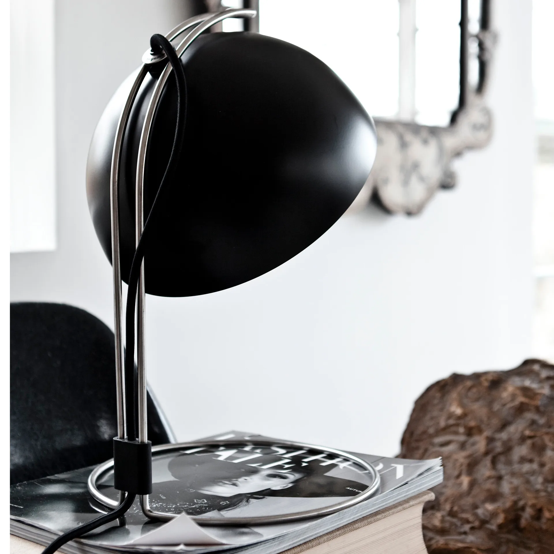 FlowerPot bordlampe VP4, mat sort &Tradition