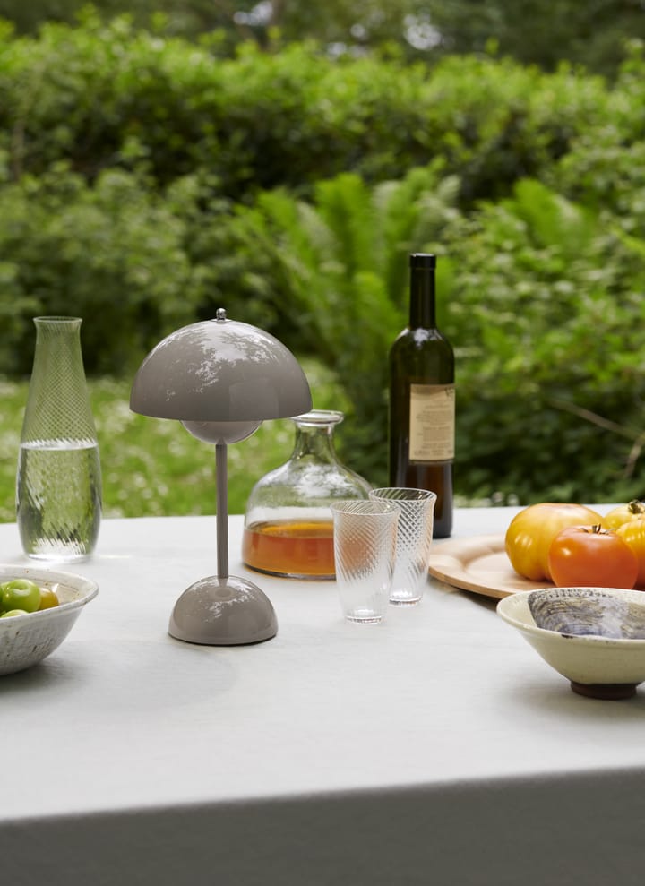 Flowerpot portable bordlampe VP9, Grey beige &Tradition