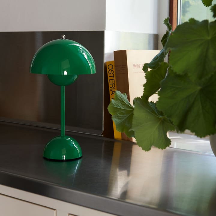 Flowerpot portable bordlampe VP9, Signal green &Tradition
