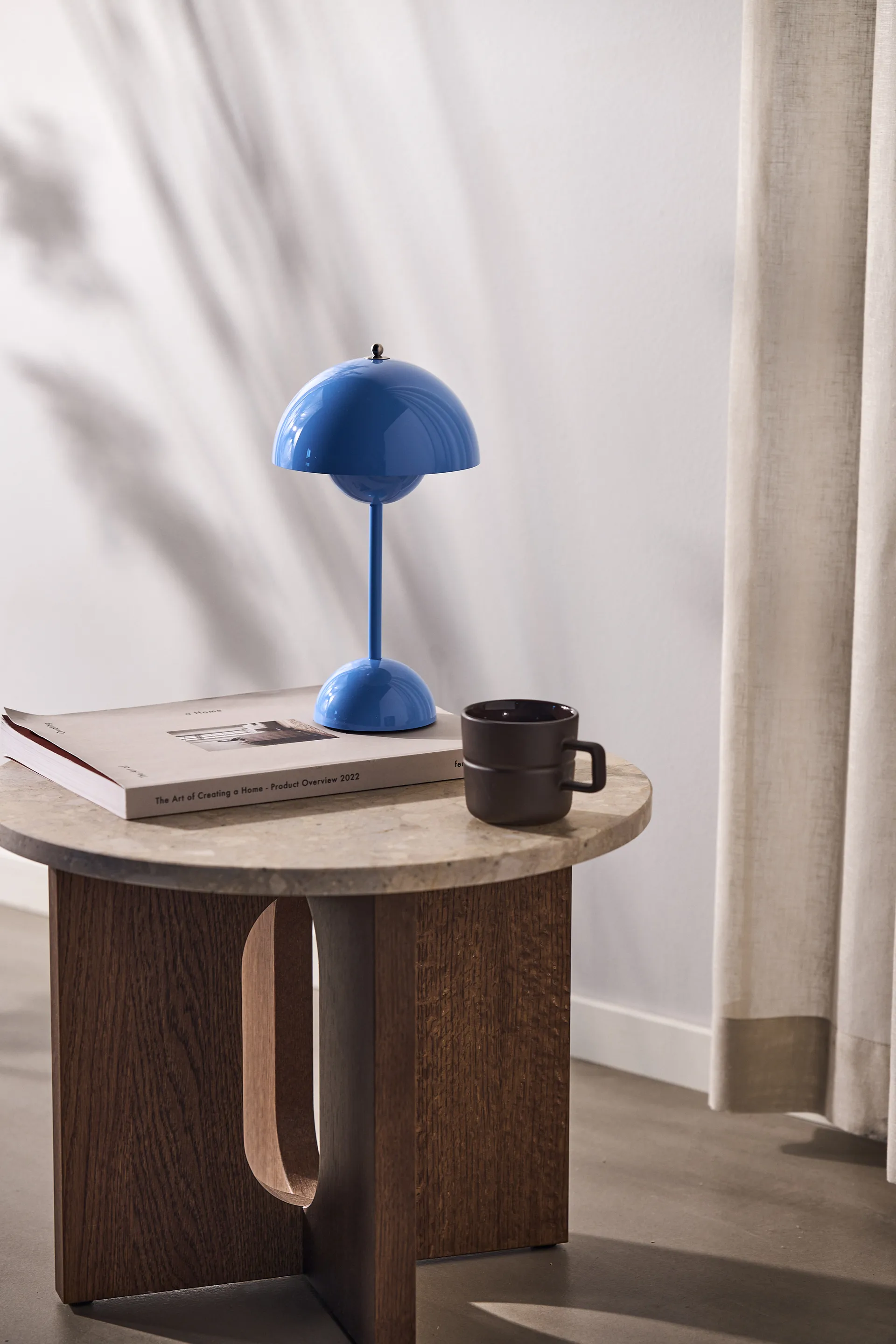 Flowerpot portable bordlampe VP9, Swim blue &Tradition