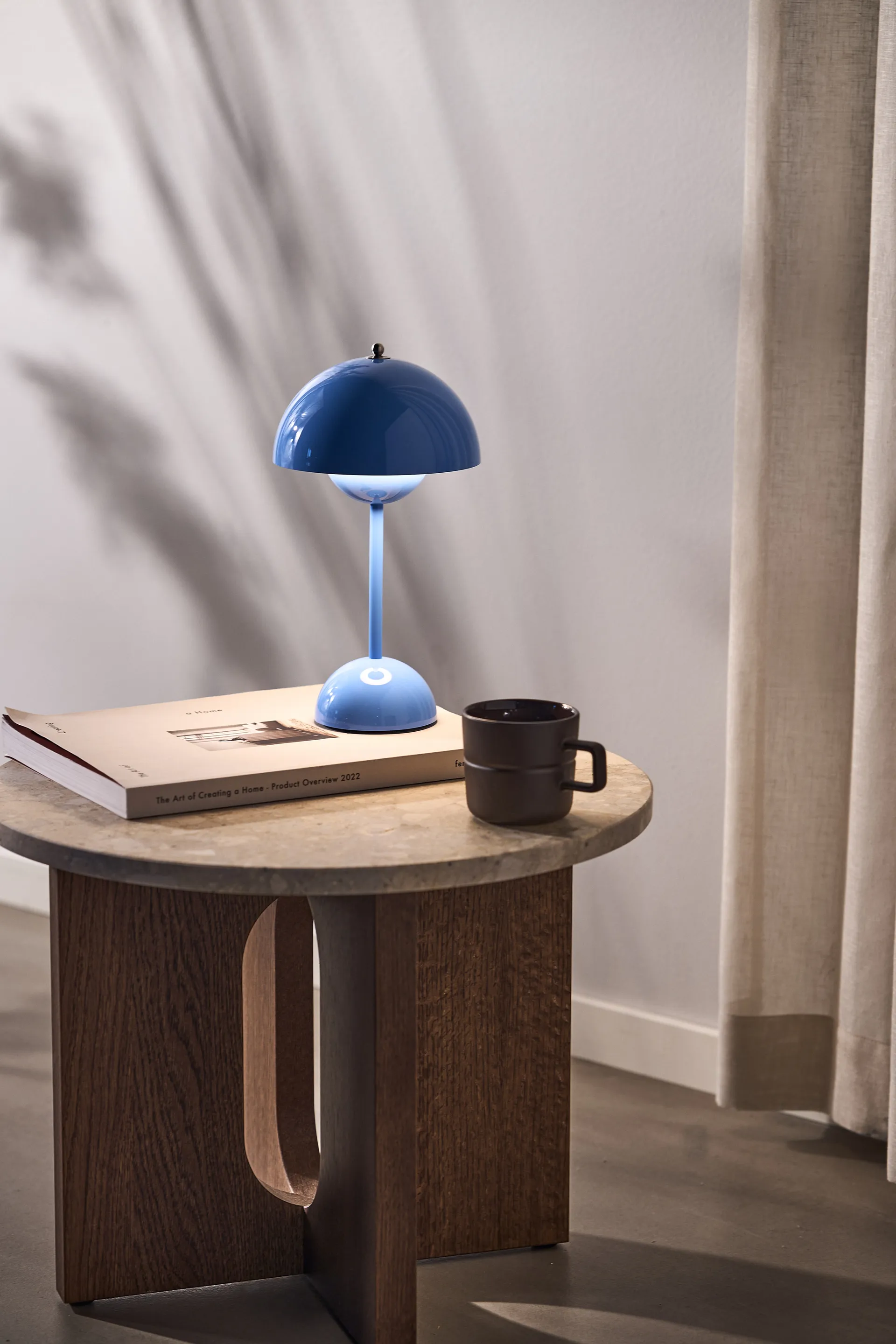 Flowerpot portable bordlampe VP9, Swim blue &Tradition