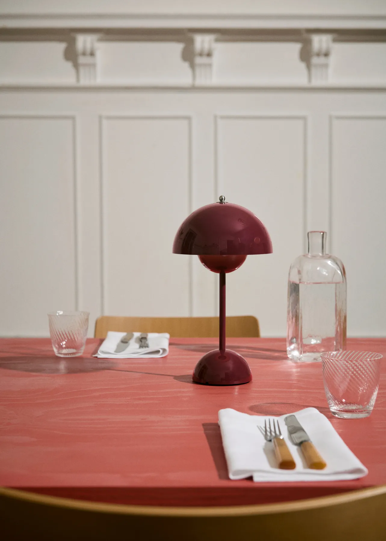 Flowerpot portable bordlampe VP9, Vermilion red &Tradition