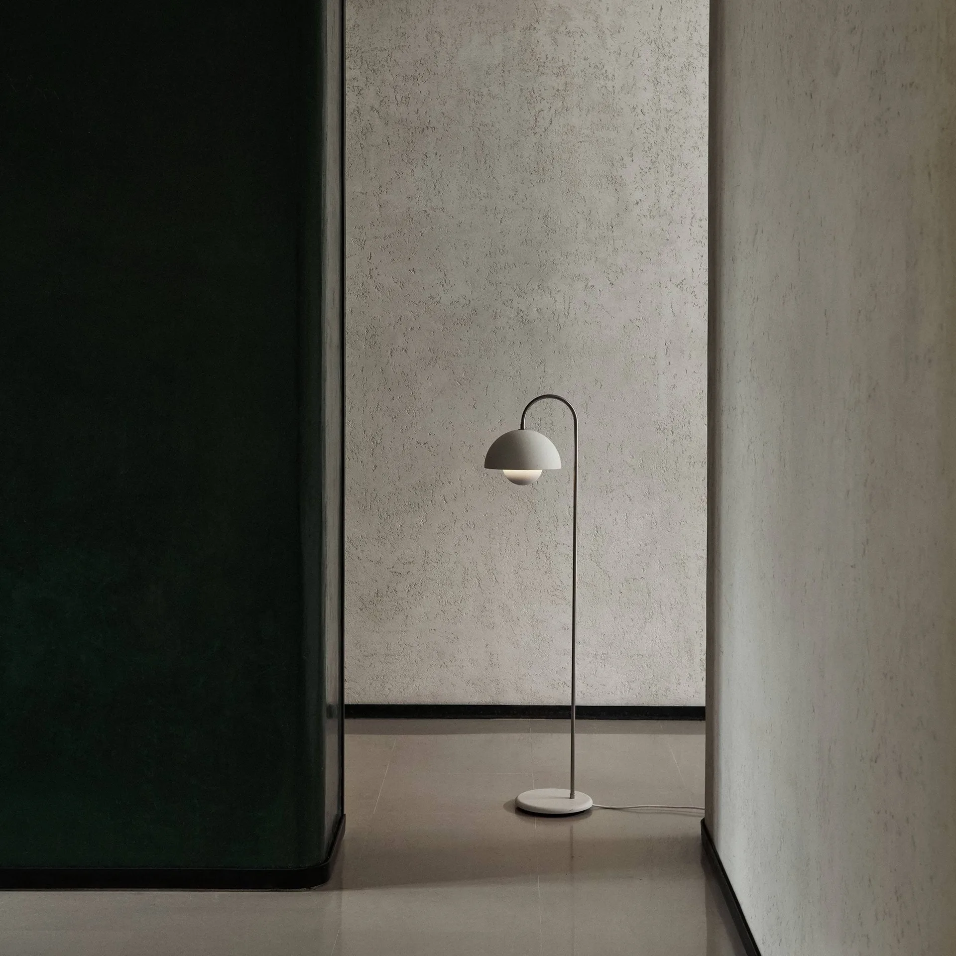 Flowerpot VP12 gulvlampe, Mat hvid &Tradition