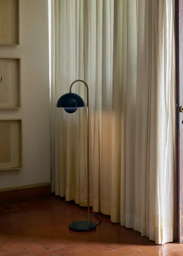 Flowerpot VP12 gulvlampe - Steel blue - &Tradition