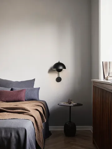 Flowerpot VP8 væglampe - Matt black - &Tradition