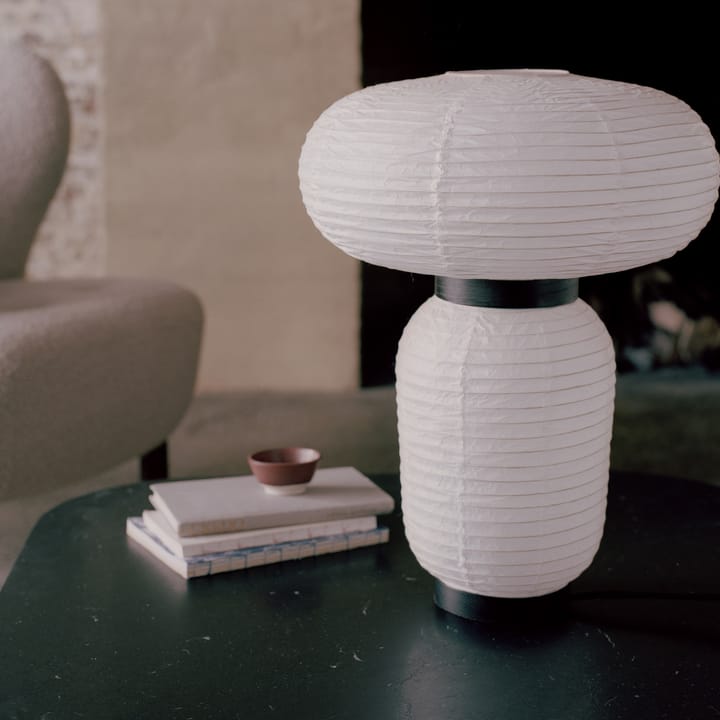 Formakami JH18 bordlampe, ivory white &Tradition