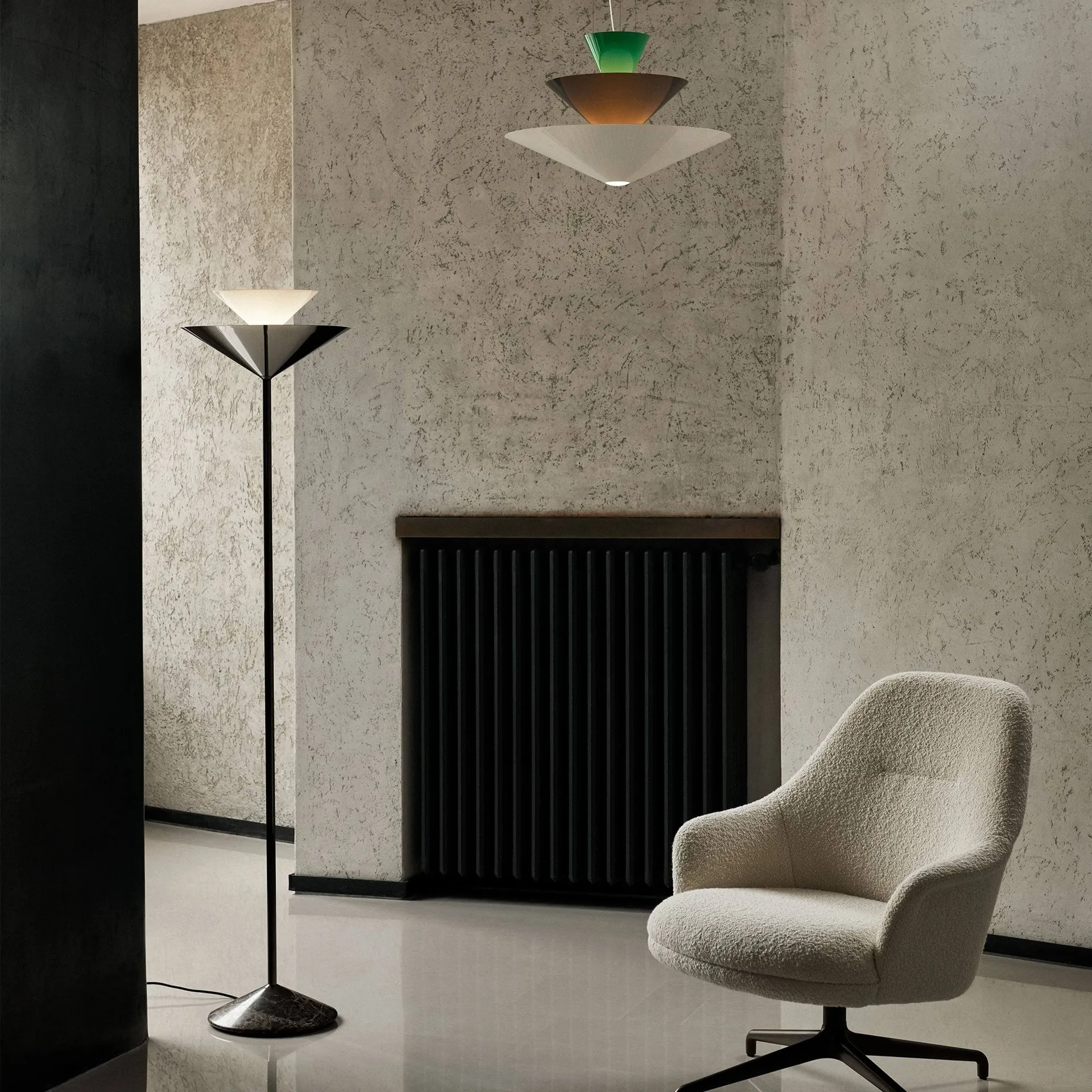 Gio LN 28 gulvlampe, Mørk krom, marmo &Tradition
