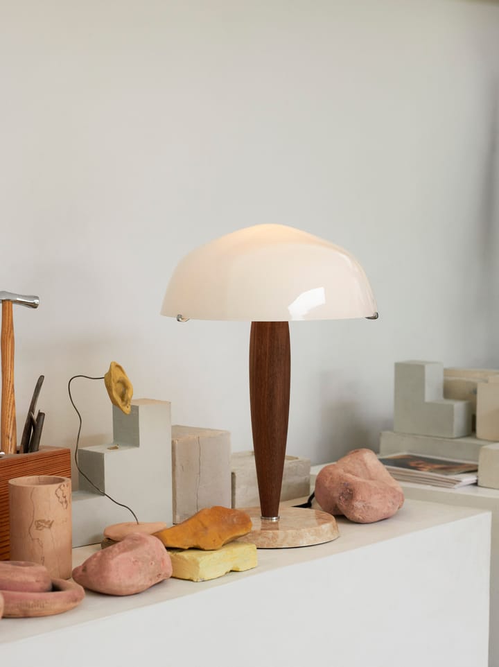Herman SHY3 bordlampe, Walnut & Cream marble, stofledning &Tradition
