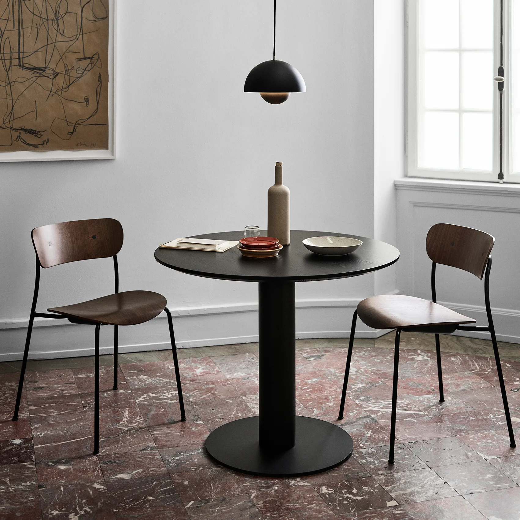 In Between bord SK11, Valnød &Tradition