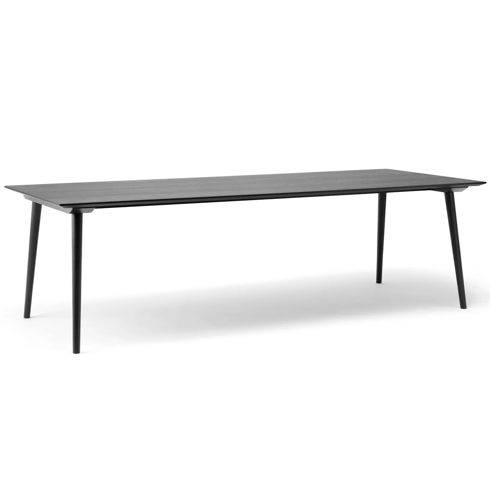 In Between bord SK6, Sortlaseret egetræ &Tradition