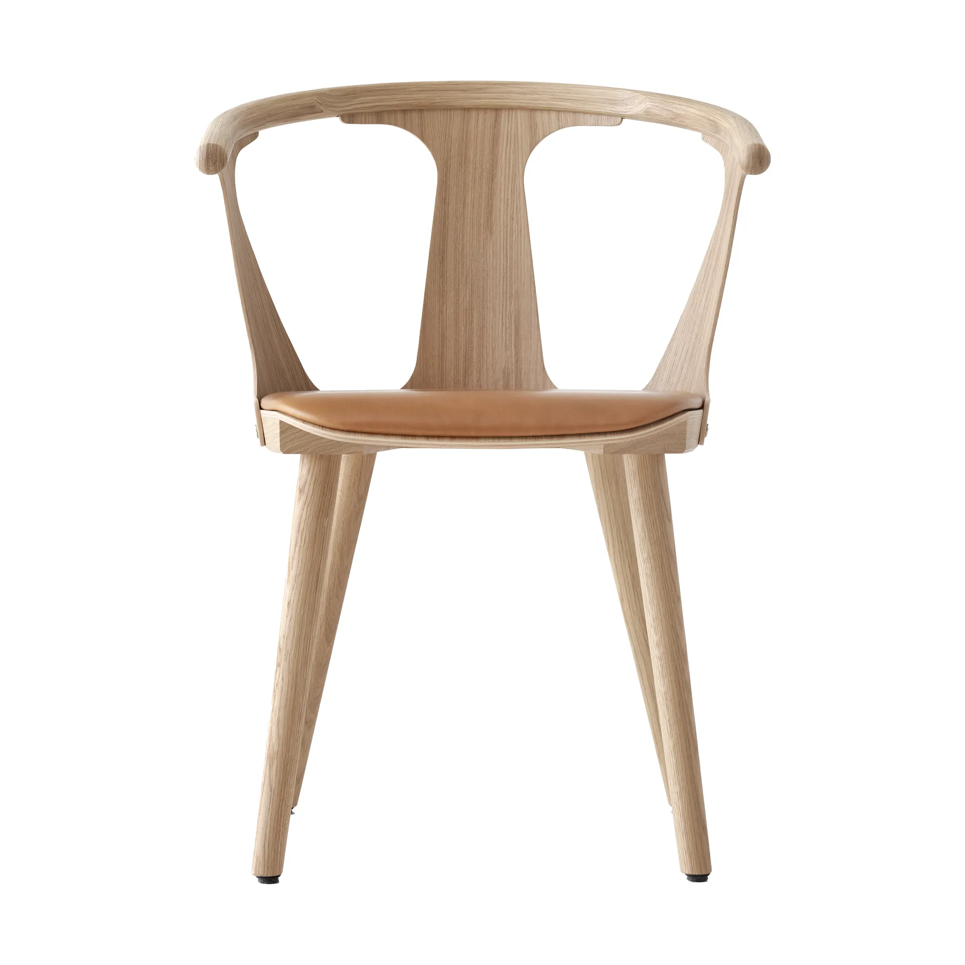 In Between SK2 stol, Olieret eg-Noble cognac leather &Tradition