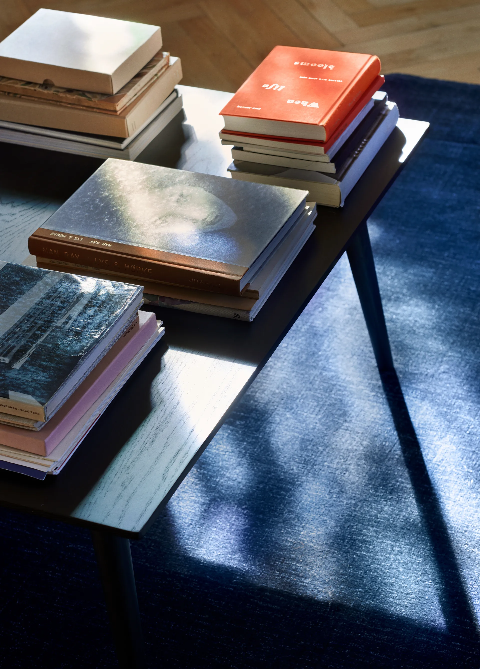 In Between sofabord SK24 90x90 cm, Sortlakeret eg &Tradition