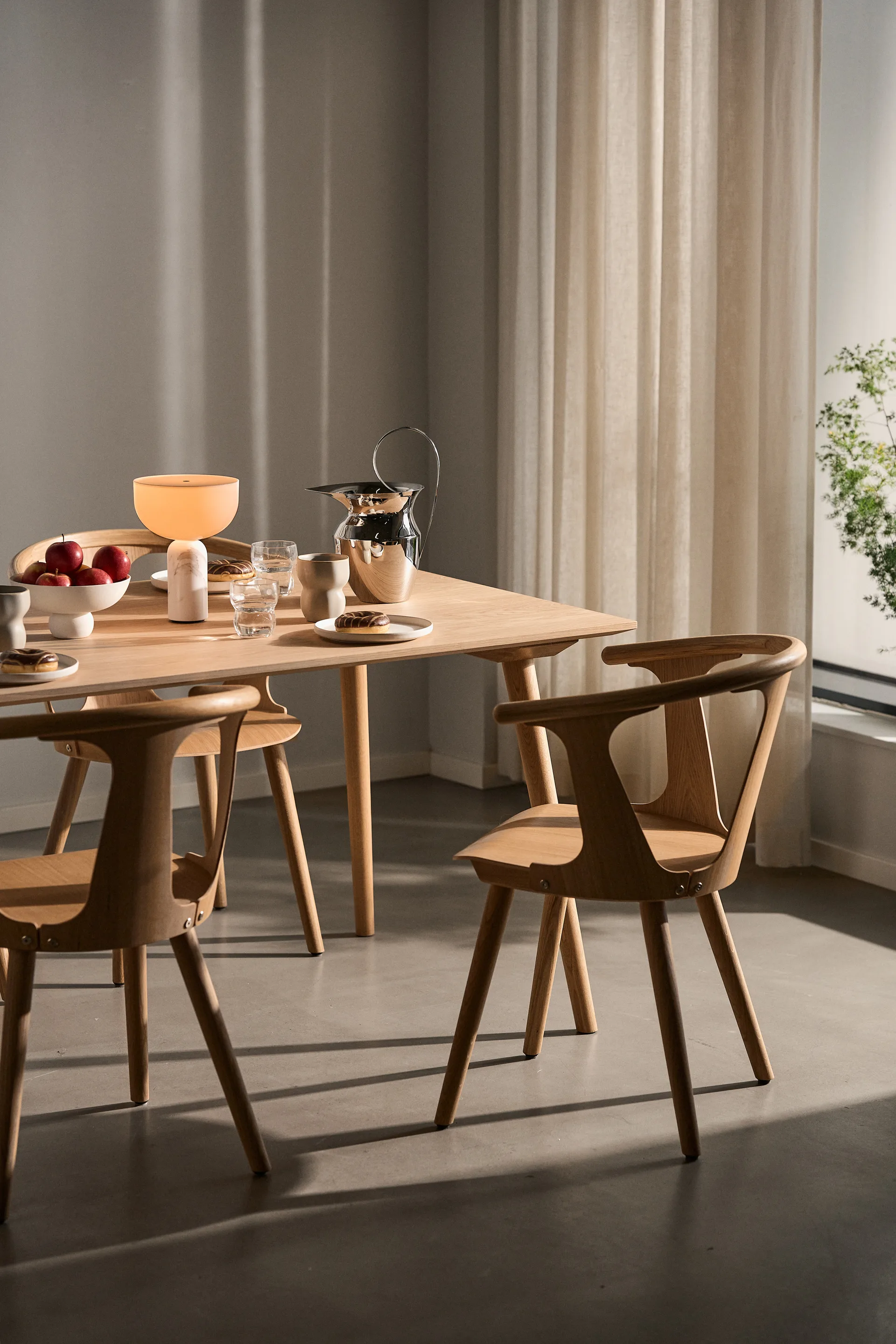 In Between stol SK1, Olieret eg &Tradition