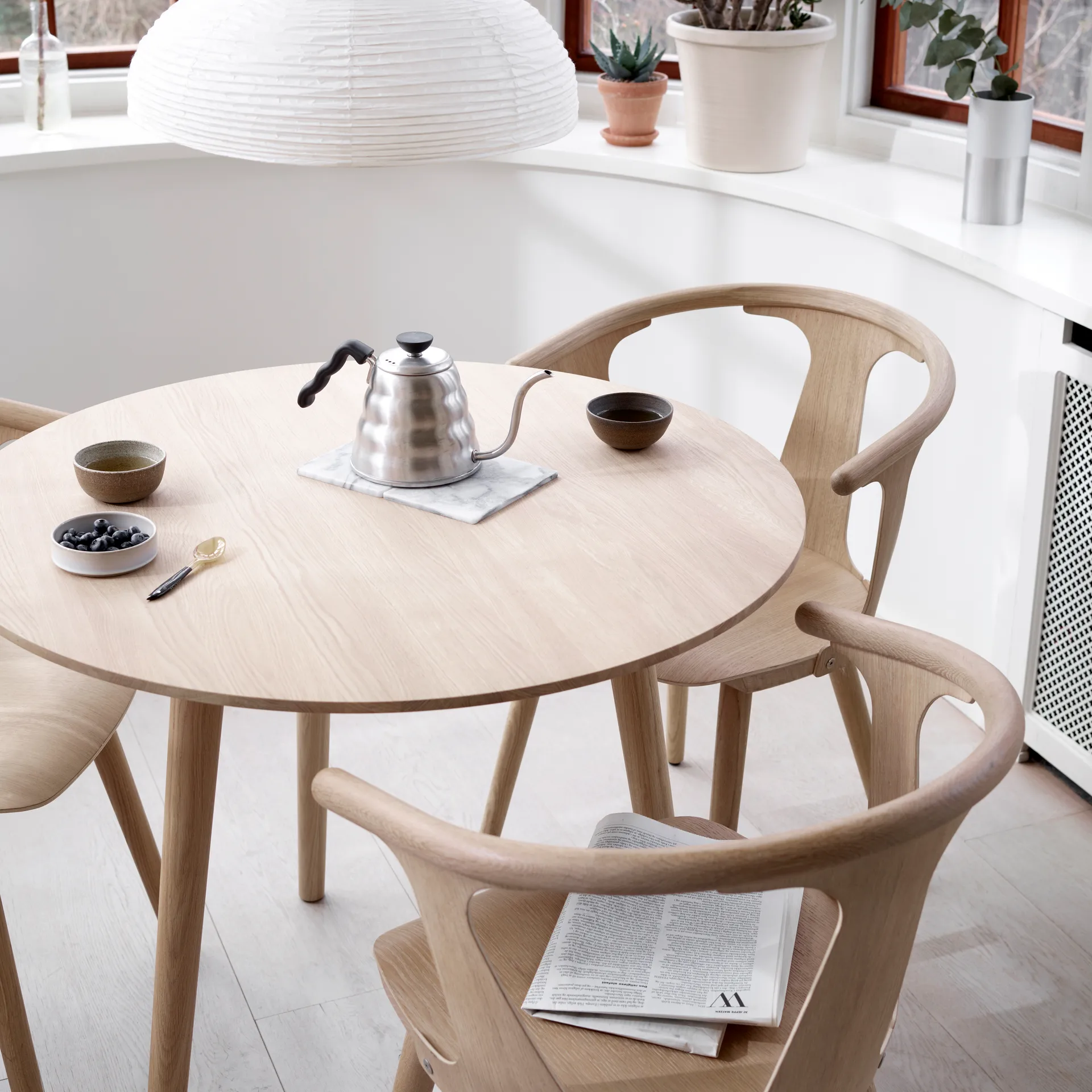 In Between stol SK1, Olieret eg &Tradition